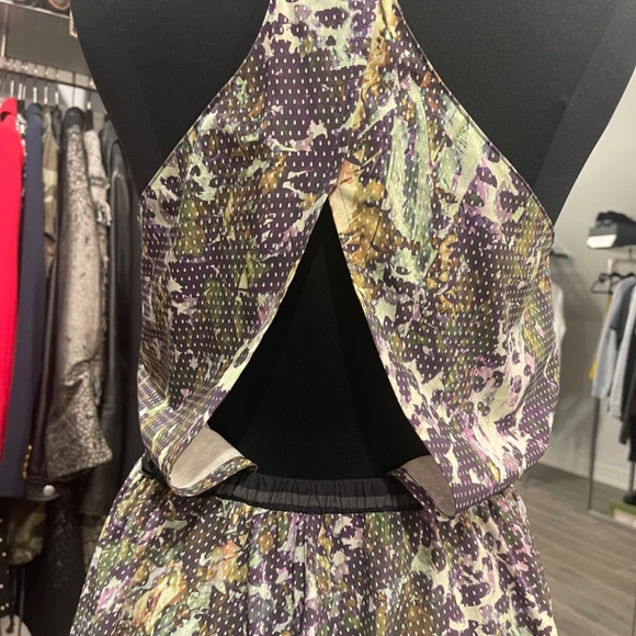 Lululemon dress in size 6 - Picture 4 of 8